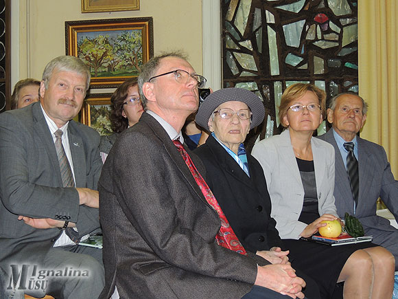 Prof. A. Hrebnickio provaikaitis Andžejus Reimanas su šeima (antra iš kairės – ignalinietė Veronika Varnienė, dirbusi pas profesorių).