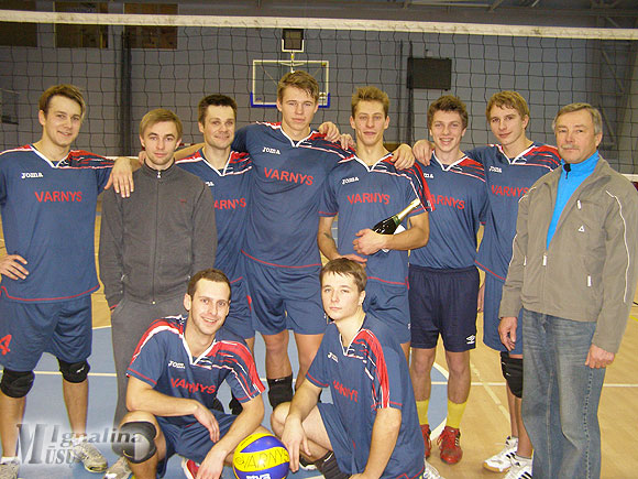 „Varnio“ tinklinio komanda, laimėjusi tradicinį turnyrą