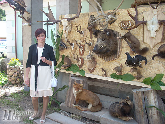 Mielagėnų medžiotojų medžiotoja Alė Bukauskienė ir jos trofėjų paroda
