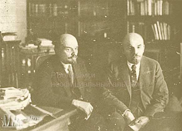 Broliai Sergejus ir Vladimiras Uljanovai Kremliuje 1918 m.